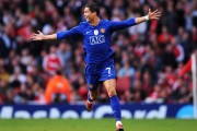 开云体育app-宿命之巅，当C罗的孤影撞上梅西的月光，皮克一记头槌改写了足坛的唯一