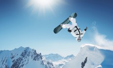 开云在线直播-德里赫特之夜，当F1街道赛的轰鸣，遇见大场面先生的冷峻