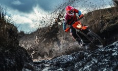 开云体育APP下载-红土之王 vs.硬地之殇，蒙特卡洛碾压美网的背后，鲁德状态为何冰火两重天？