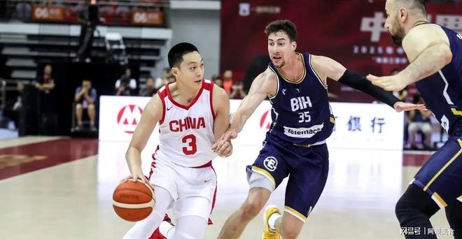 中国男篮碾压法国男篮，布克高光表现的简单介绍