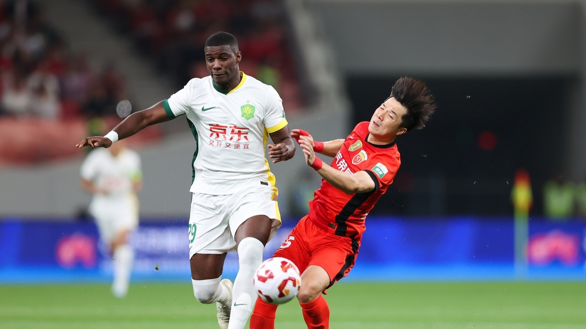 关于主教练挥手示意，球员打劫补射得手的信息