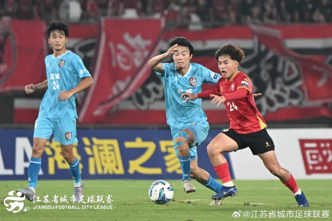 双方对峙，国内足球联赛绝不认输