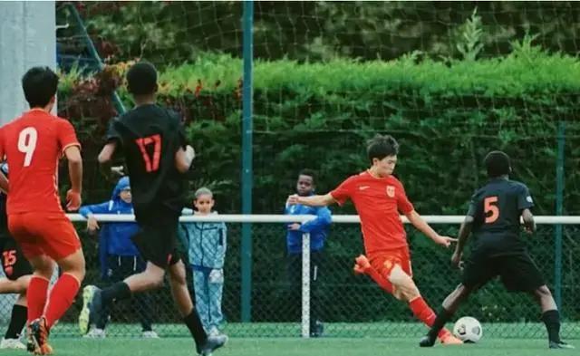 关于足球赛事中一幕幕惊心动魄的战斗的信息