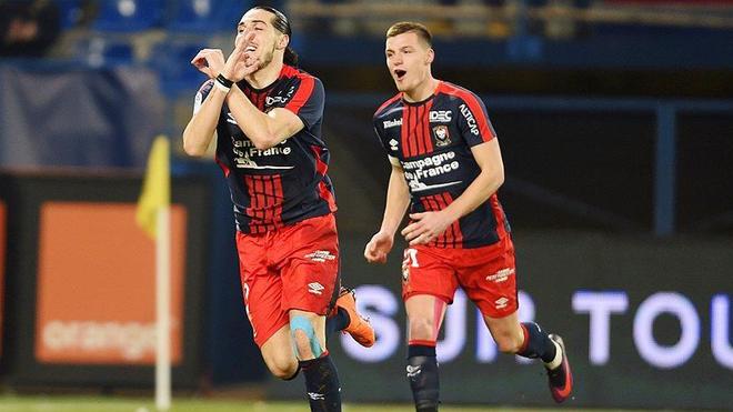 卡昂前进困难，多次落后于对手