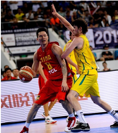 包含力争上游，冠军宝座争夺日益激烈的词条