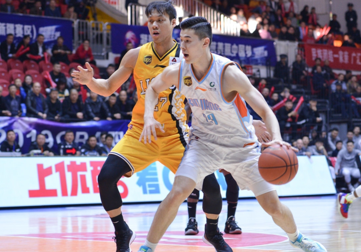 伯恩利前锋关键时刻建功，球队力拼取得宝贵三分的简单介绍