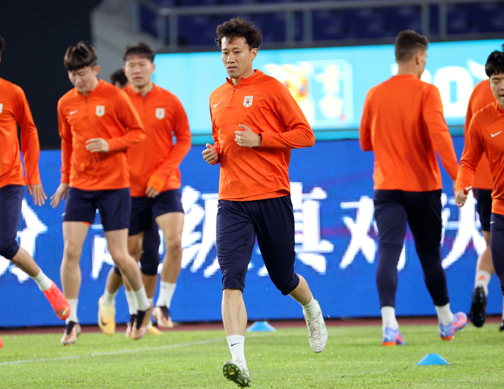 拓荒者队新赛季目标明确，全力备战比赛