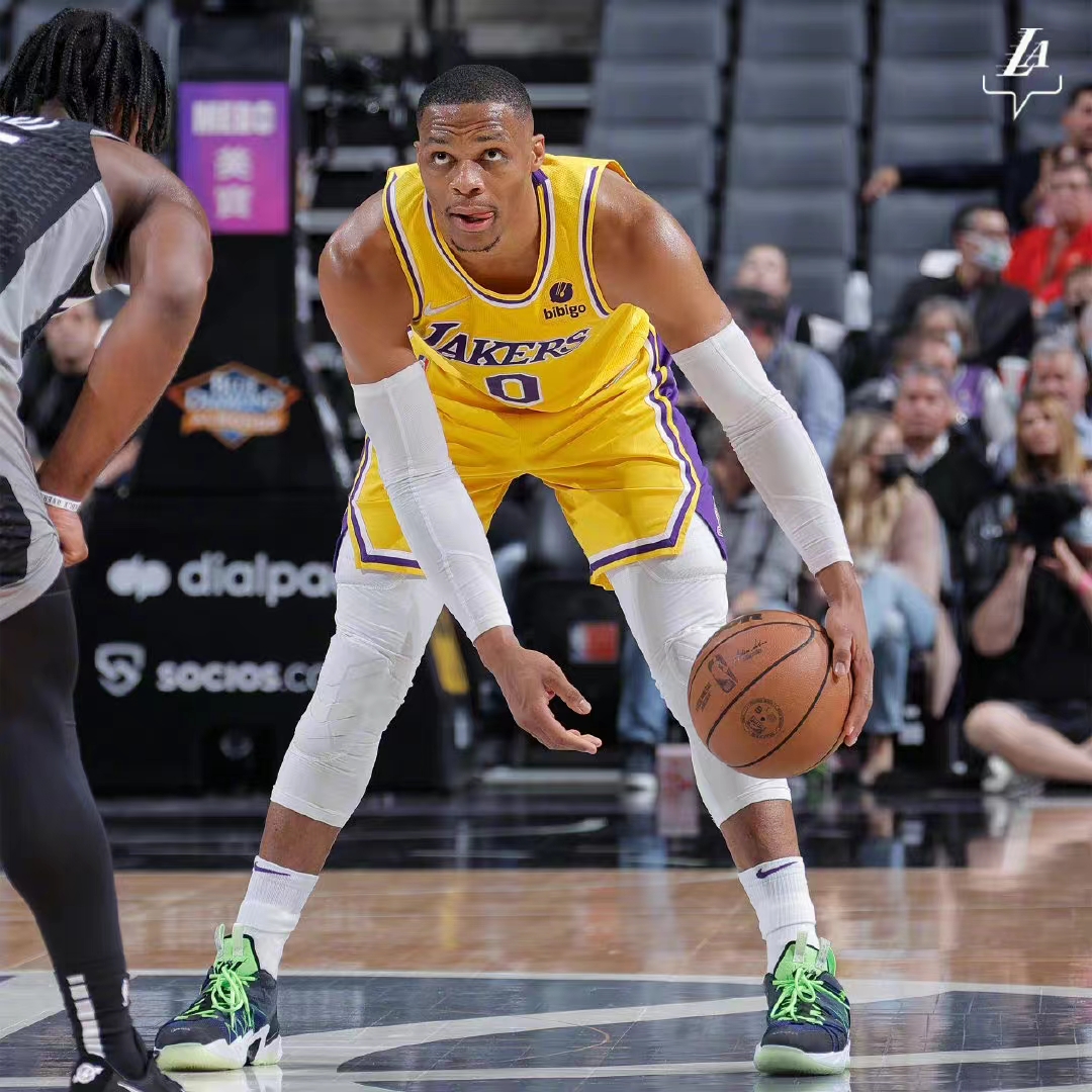 福建队横扫青岛队,詹姆斯状态火热的简单介绍 福建队横扫青岛队,詹姆斯状态火热的简单介绍