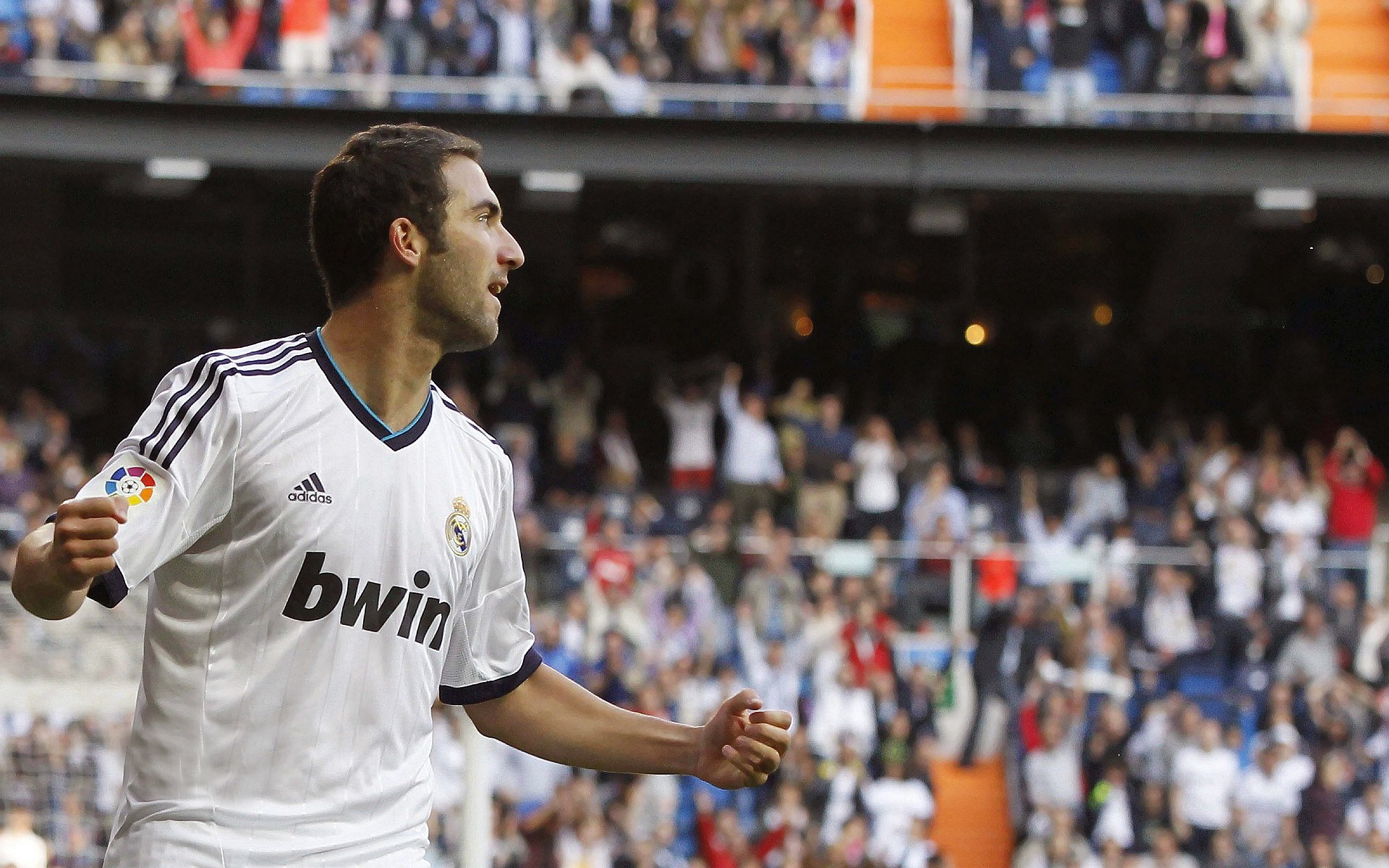 跨界主宰,卡拉斯科F1首秀称王,切尔西铁血终结塞维利亚传奇