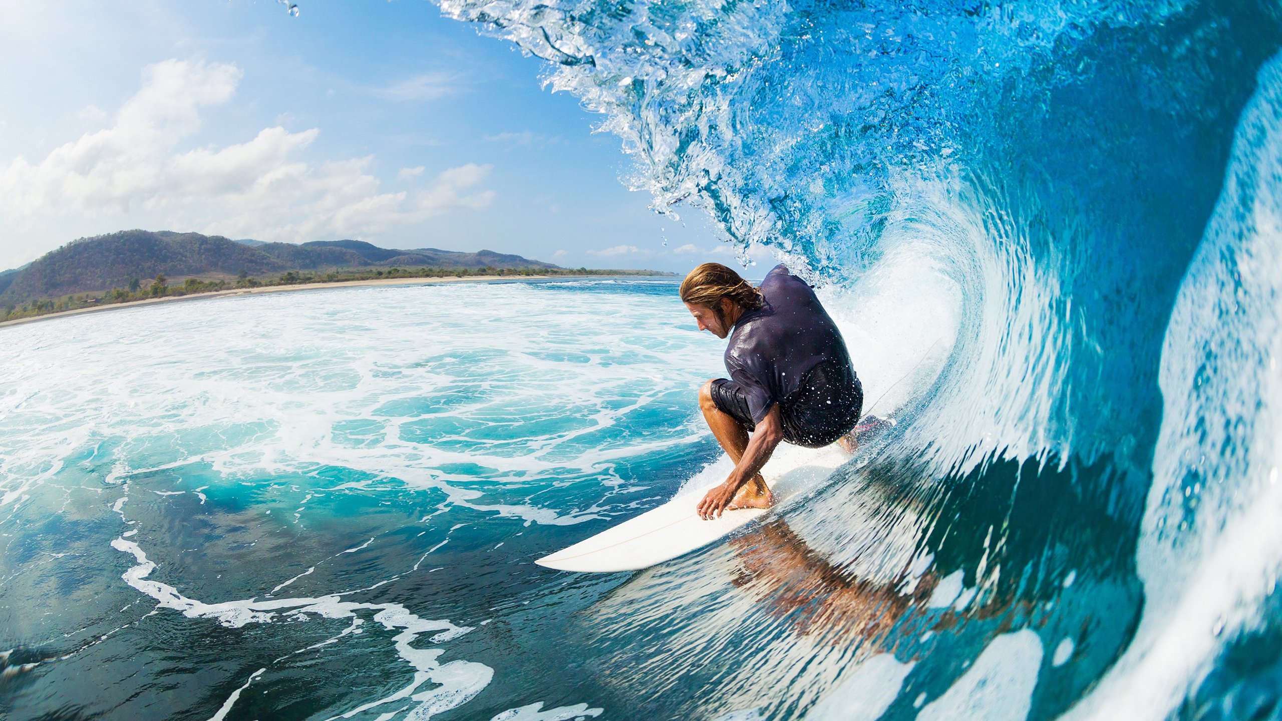赛道上的红色风暴，法拉利完胜阿斯顿马丁，阿隆索惊艳四座